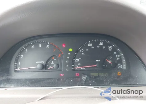 2003 Toyota Camry Le z USA, uszkodzony, nr VIN 4T1BE32K83U236639